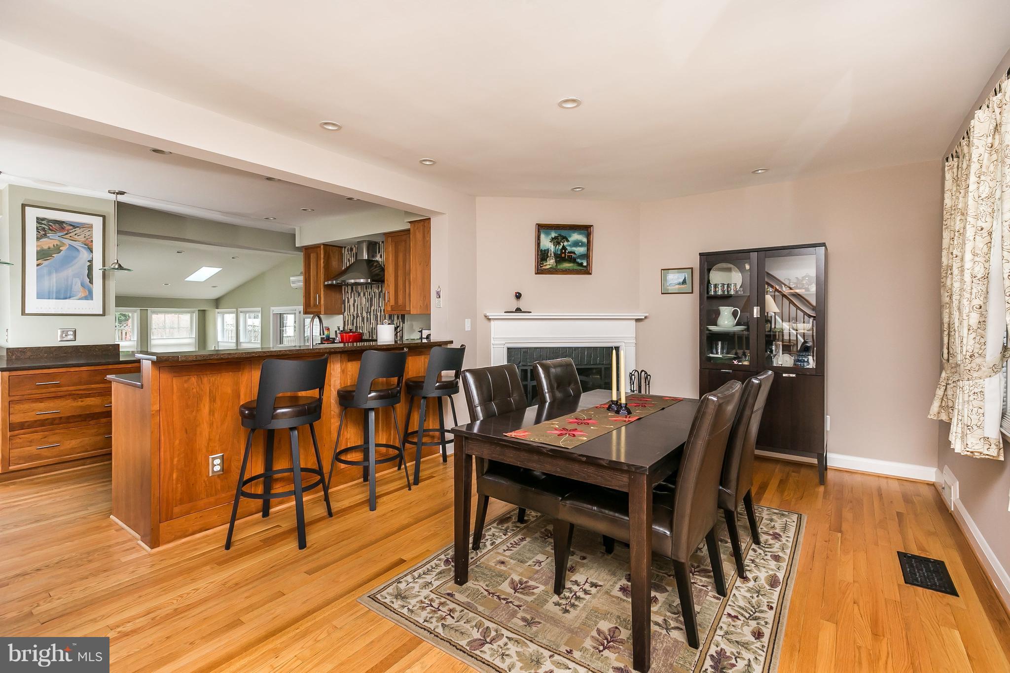 605 Round Oak Road Baltimore, MD 21204 - Photo 3 of 25 Dining Room