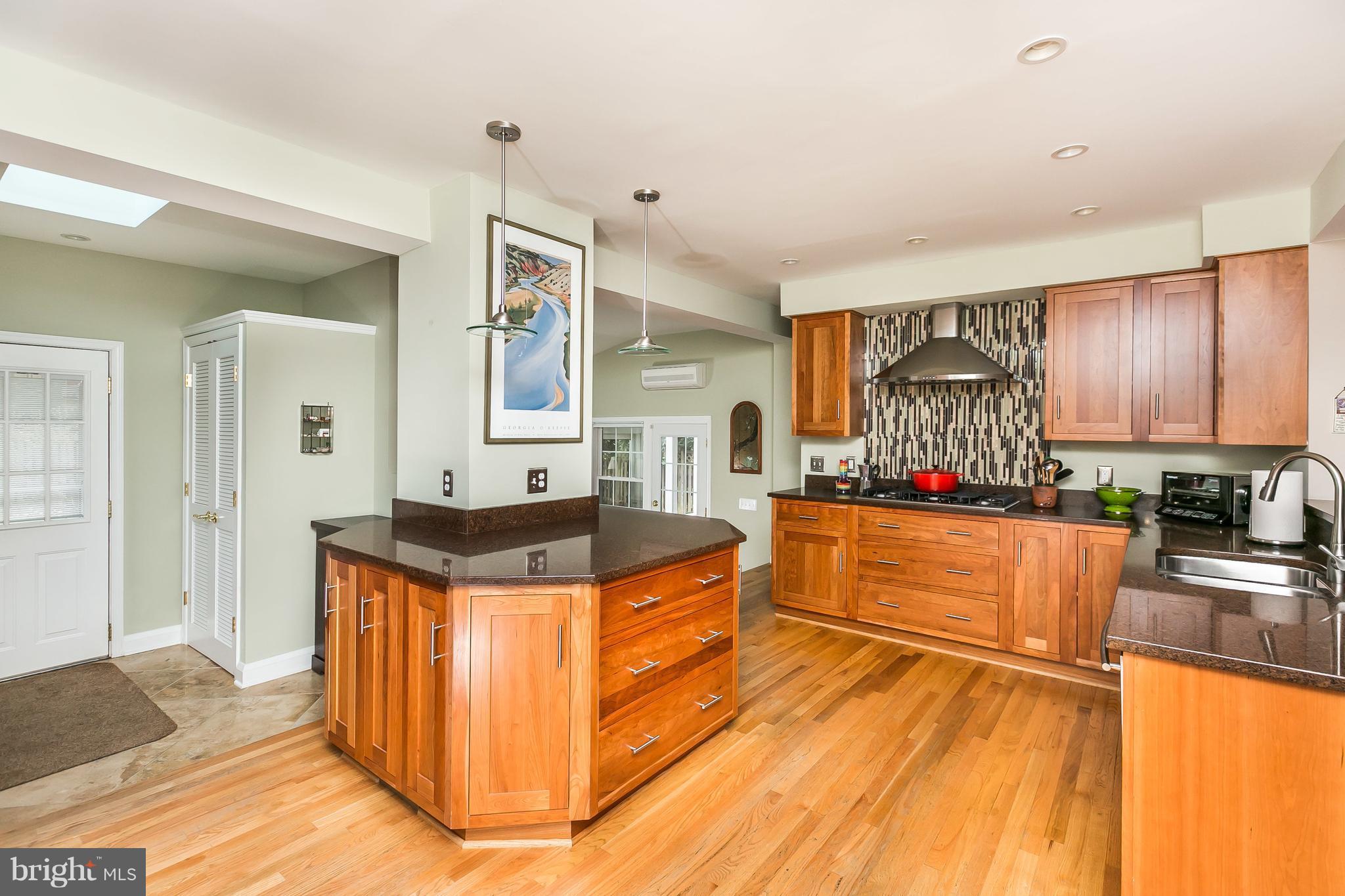 605 Round Oak Road Baltimore, MD 21204 - Photo 4 of 25 Kitchen