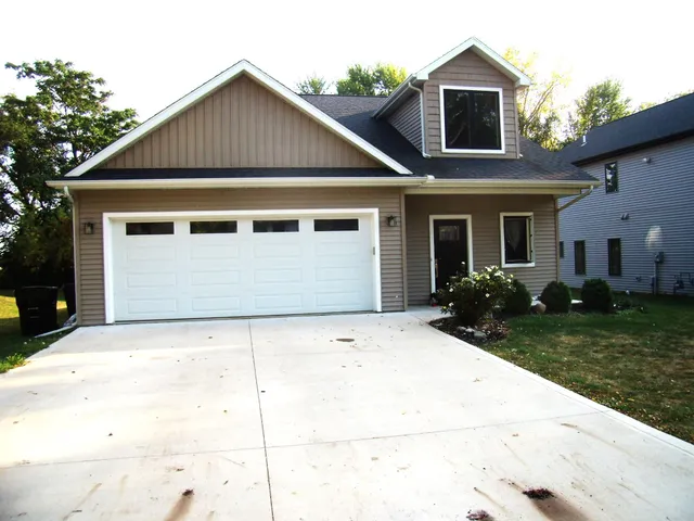 $259,500 | 304 Hardy Street, Fremont, IN 46737