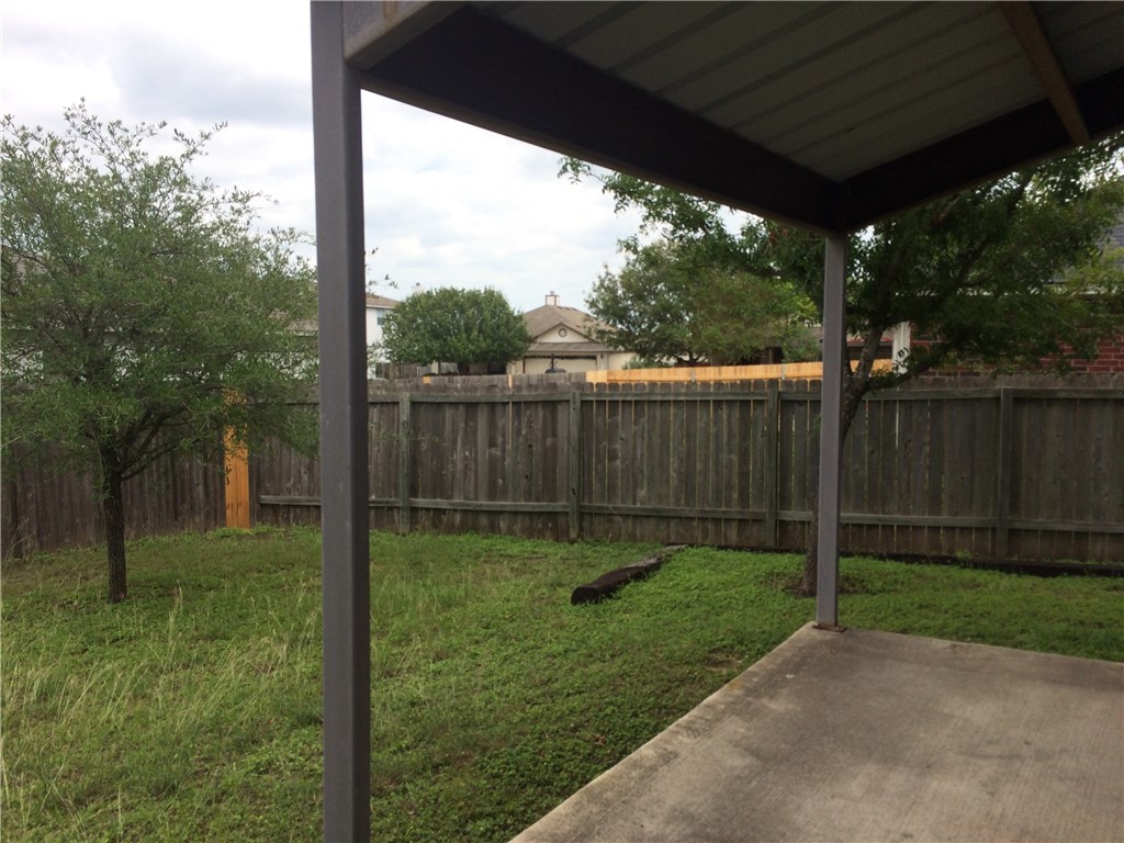 121 Ansleys Way Kyle, TX 78640 - Photo 14 of 39