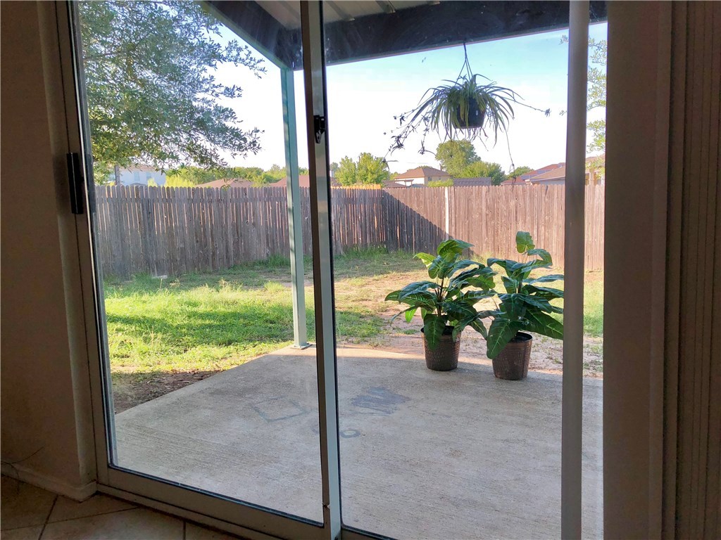 121 Ansleys Way Kyle, TX 78640 - Photo 18 of 39