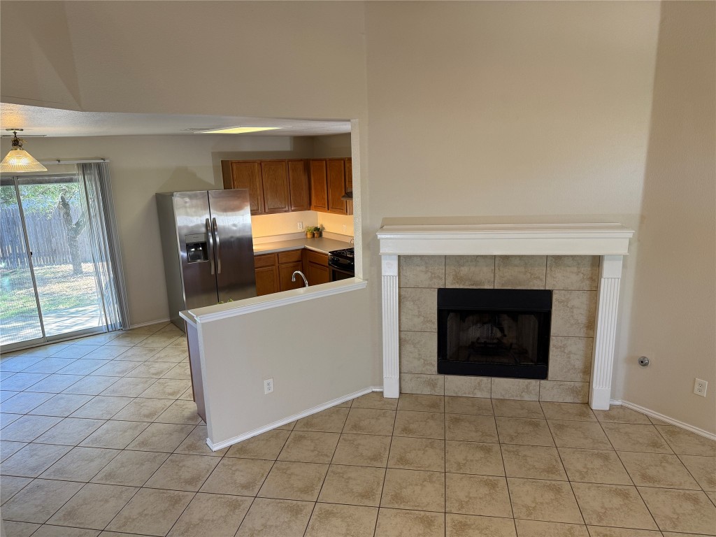 121 Ansleys Way Kyle, TX 78640 - Photo 4 of 39