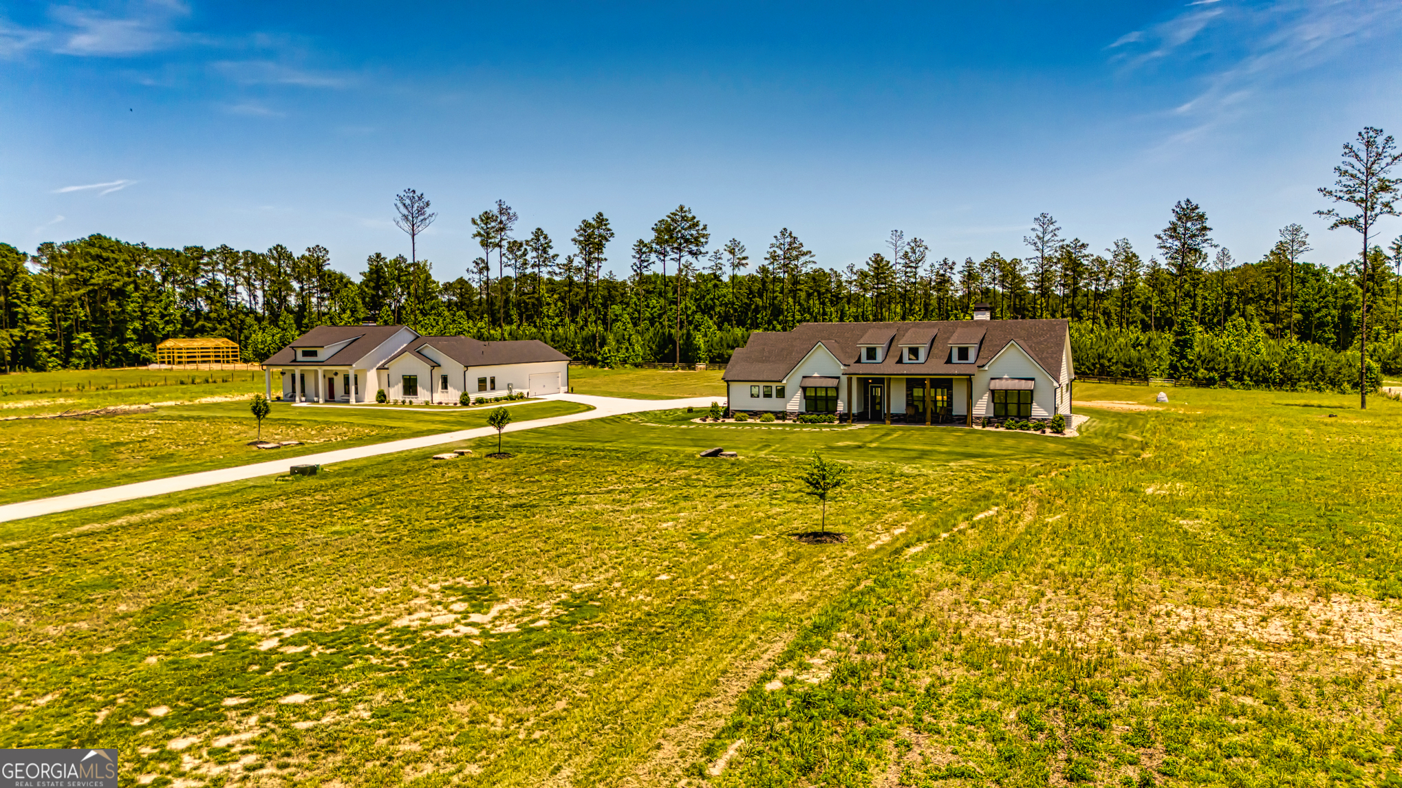 11084 Mt Carmel Road Senoia, GA 30276 - Photo 119 of 136 a view of a swimming pool with an ocean view