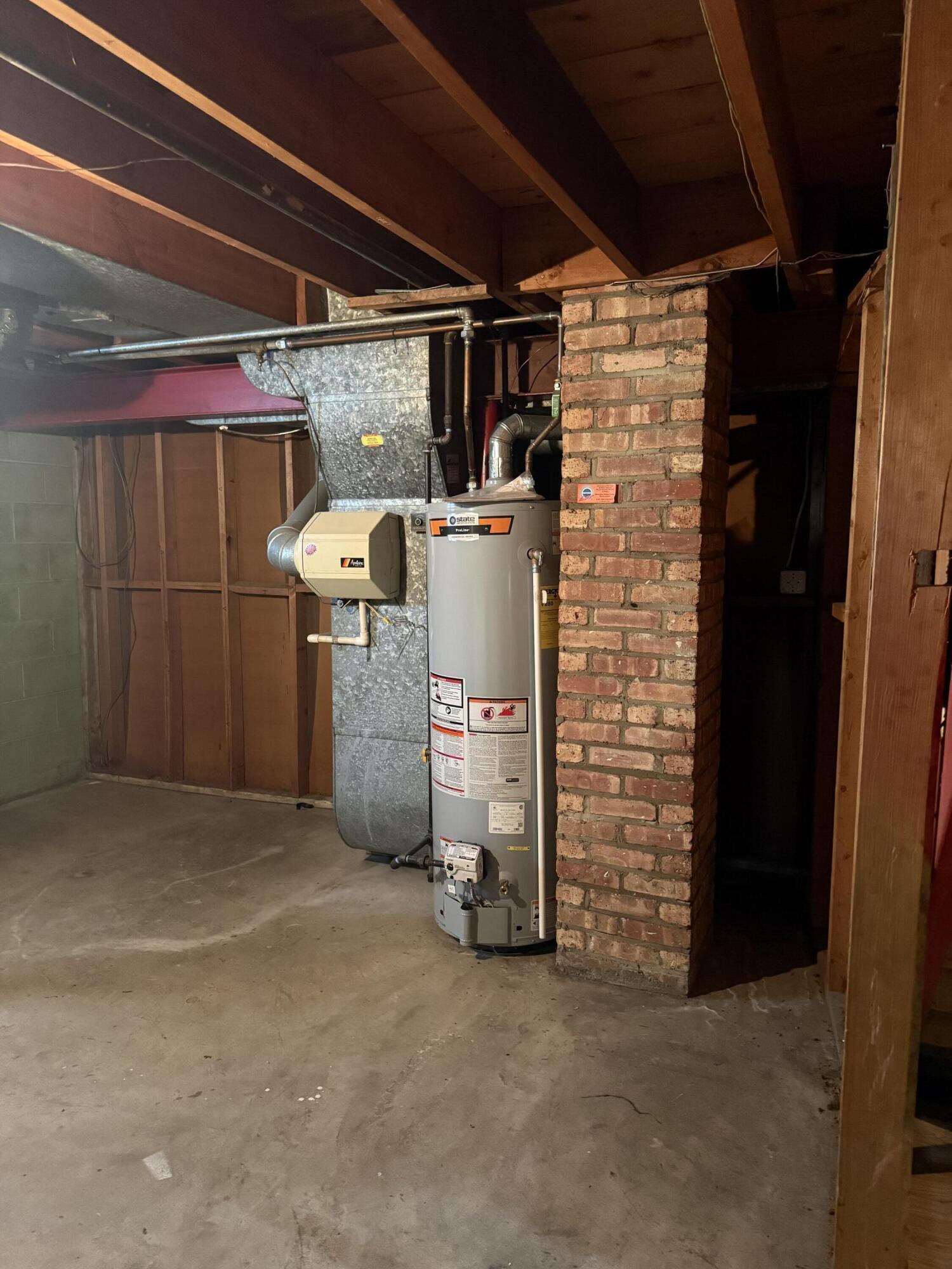 562 Dallas Street Gary, IN 46406 - Photo 12 of 15 a view of a storage room