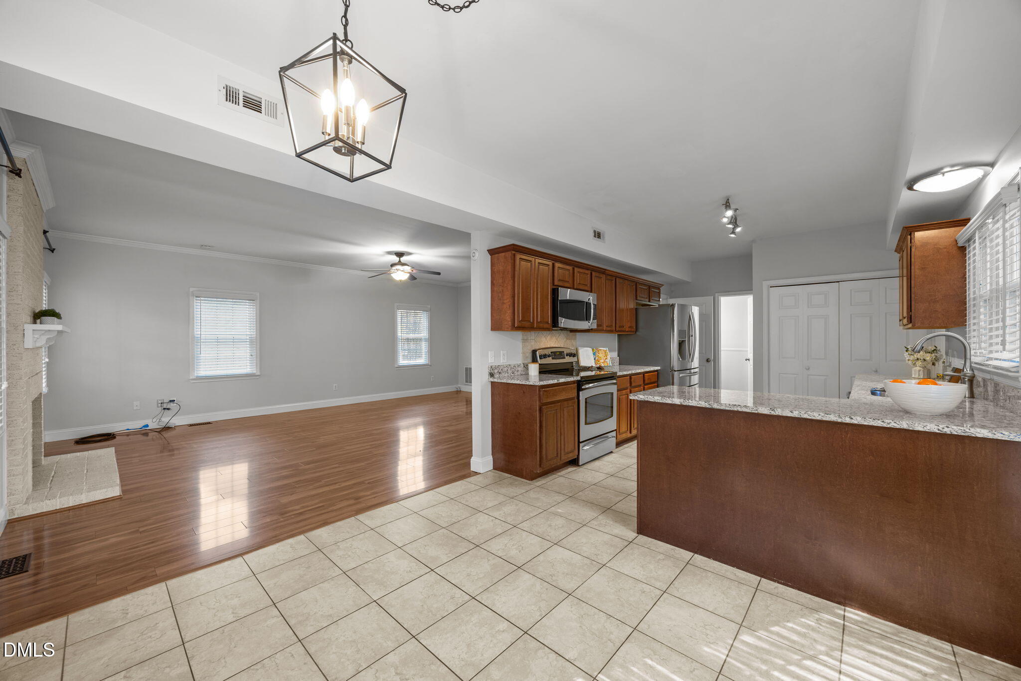 11829 North Exeter Way Raleigh, NC 27613 - Photo 16 of 41 Dining Area