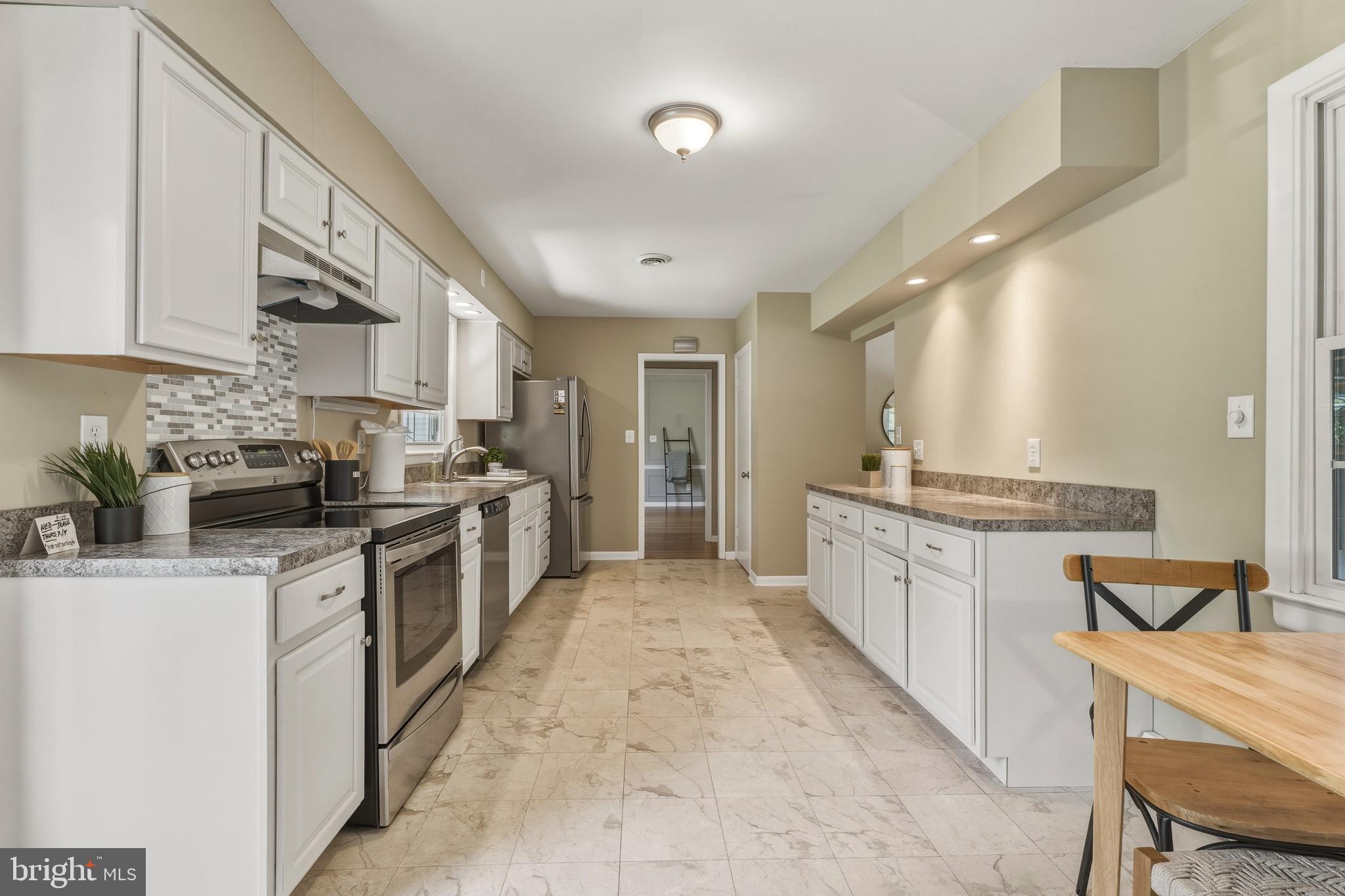 1802 Dulaney Valley Road Lutherville-Timonium, MD 21093 - Photo 11 of 50 Kitchen