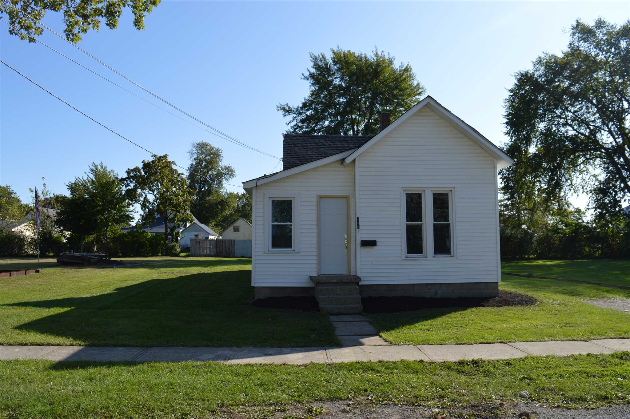 136 West Cherry Street Butler, IN 46721 - Photo 3 of 24