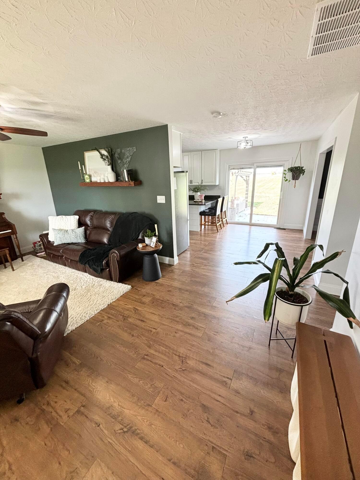 9793 Thomas Road Leesburg, OH 45135 - Photo 26 of 38 IMG_1673