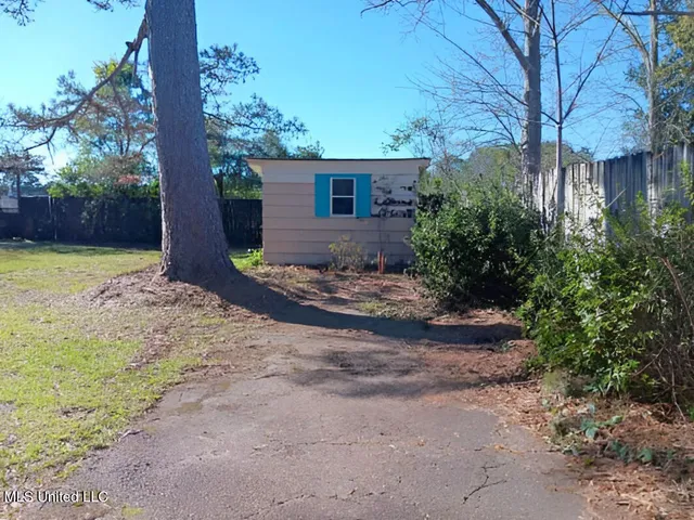 $130,000 | 300 Wilson Drive, McComb, MS 39648