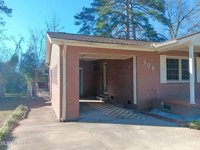 $130,000 | 300 Wilson Drive, McComb, MS 39648