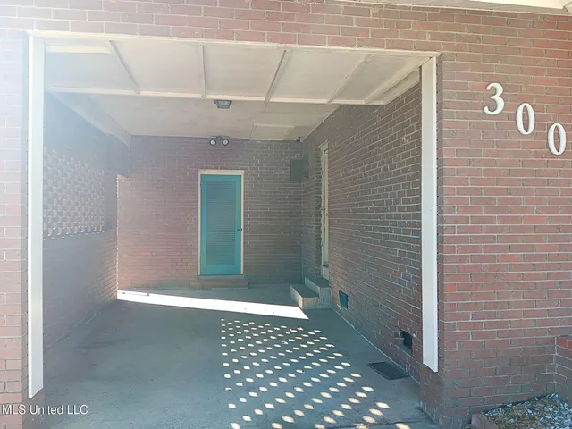 $130,000 | 300 Wilson Drive, McComb, MS 39648