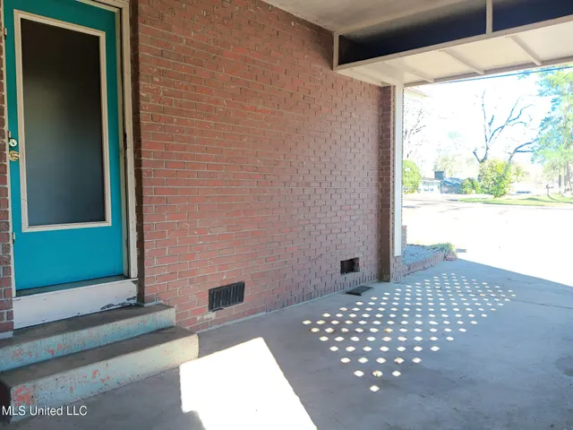 $130,000 | 300 Wilson Drive, McComb, MS 39648