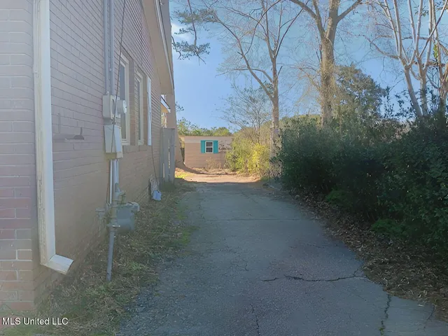 $130,000 | 300 Wilson Drive, McComb, MS 39648