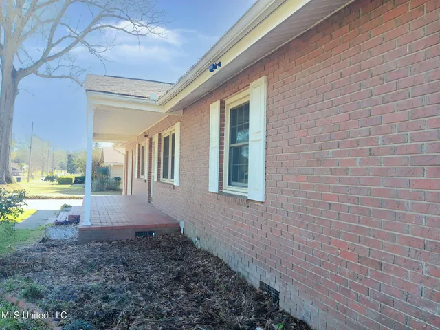 $130,000 | 300 Wilson Drive, McComb, MS 39648