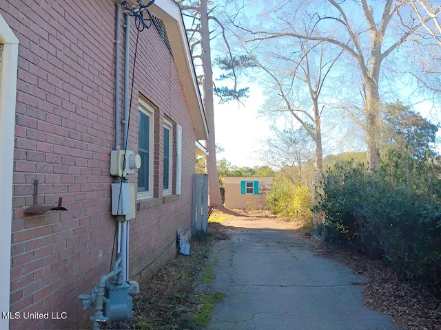 $130,000 | 300 Wilson Drive, McComb, MS 39648