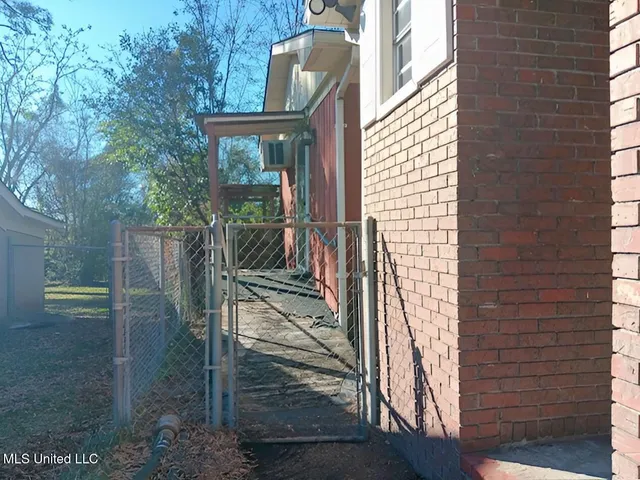 $130,000 | 300 Wilson Drive, McComb, MS 39648