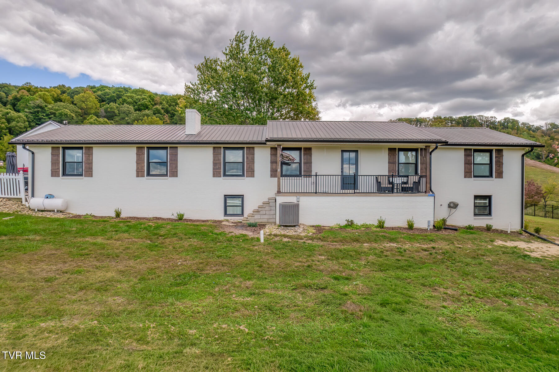 170 Burhl Chase Road Gray, TN 37615 - Photo 2 of 77 IMG_0097