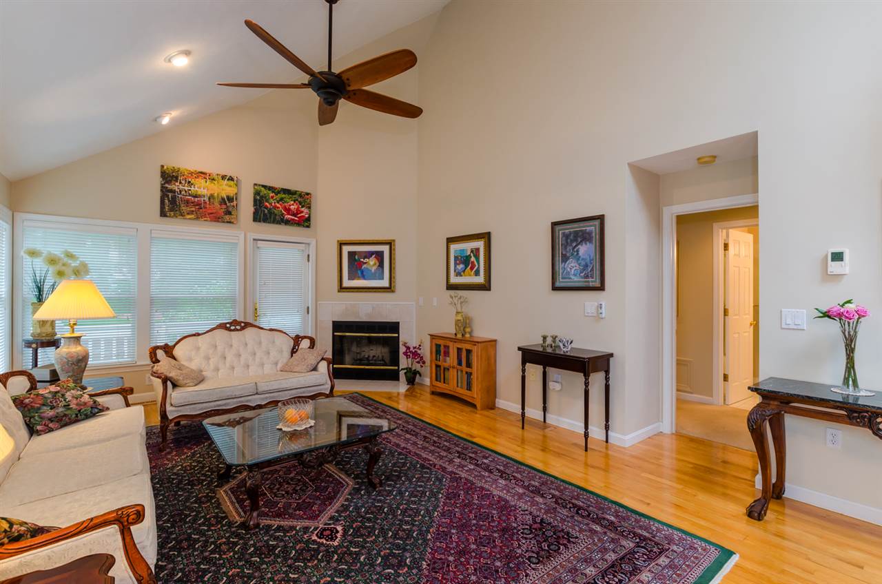80 Hawthorne Village Road Nashua, NH 03062 - Photo 10 of 33
