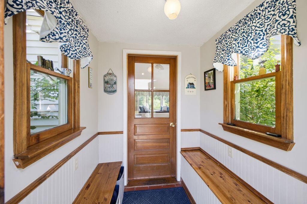 33 McLellan Road Gorham, ME 04038 - Photo 11 of 50 Entry