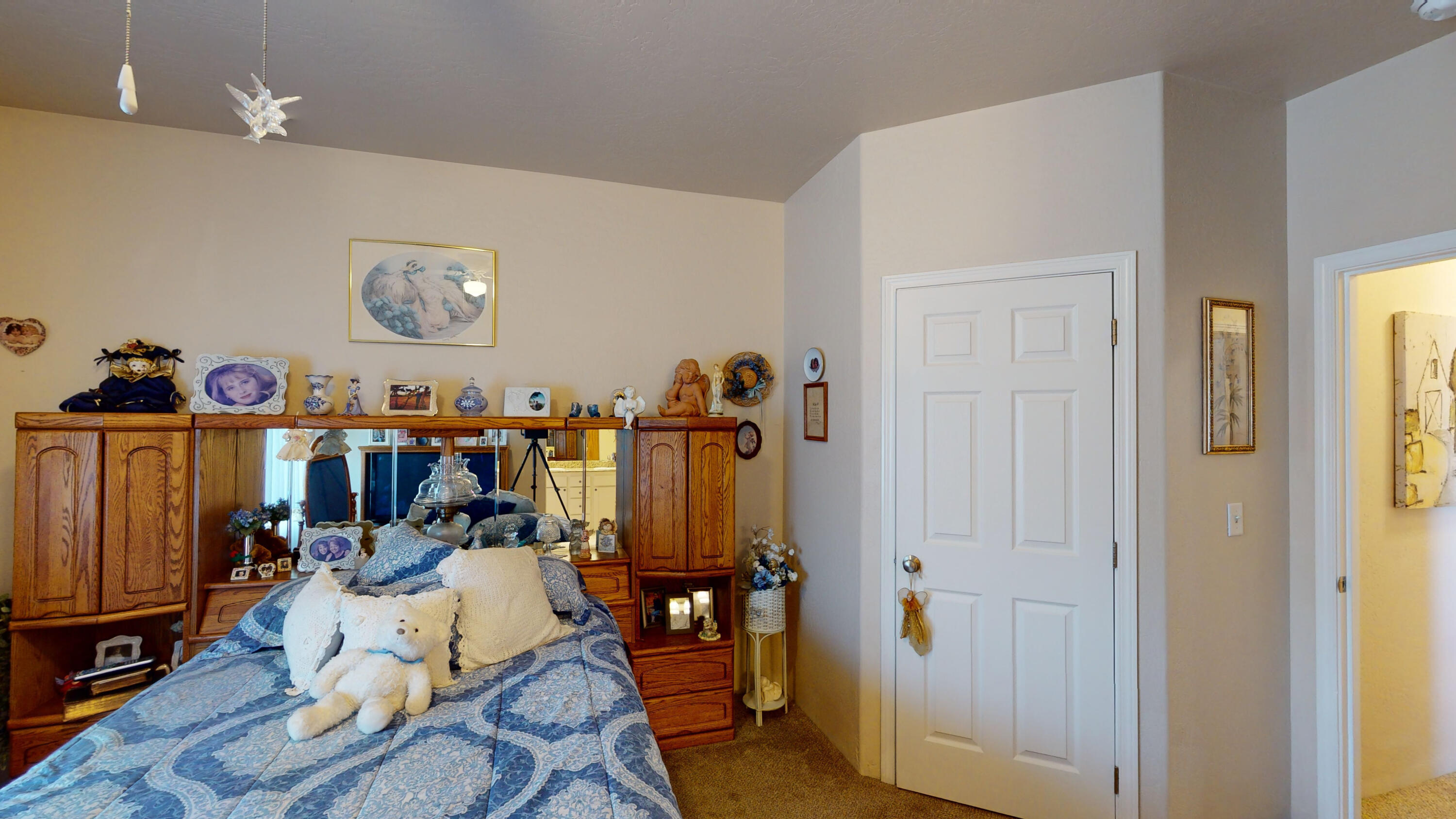 3652 Bursell Road Central Point, OR 97502 - Photo 17 of 36 Primary Bedroom