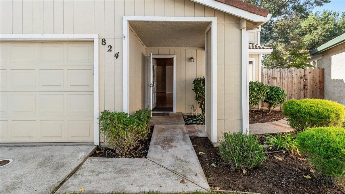 824 Perlette Way Modesto, CA 95356 - Photo 4 of 32