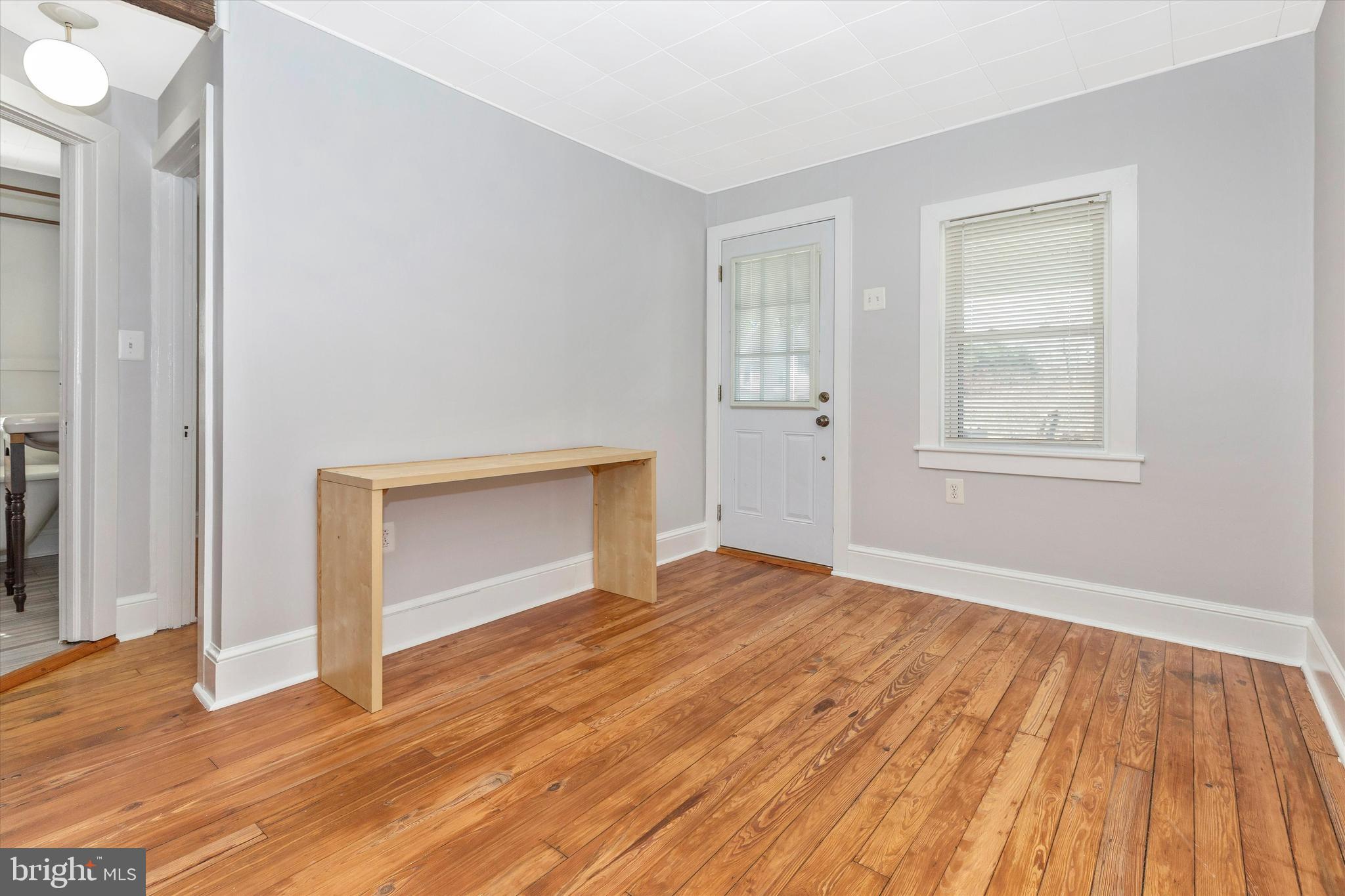 25328 Highfield Road Cascade, MD 21719 - Photo 5 of 52 Living Room