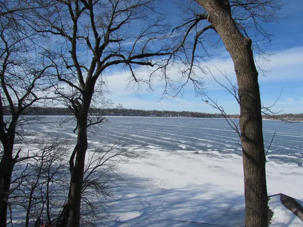 $420,000 | 1334 Oak Beach Drive, Fairmont, MN 56031