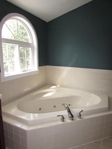 $468,500 | 1334 Oak Beach Drive, Fairmont, MN 56031