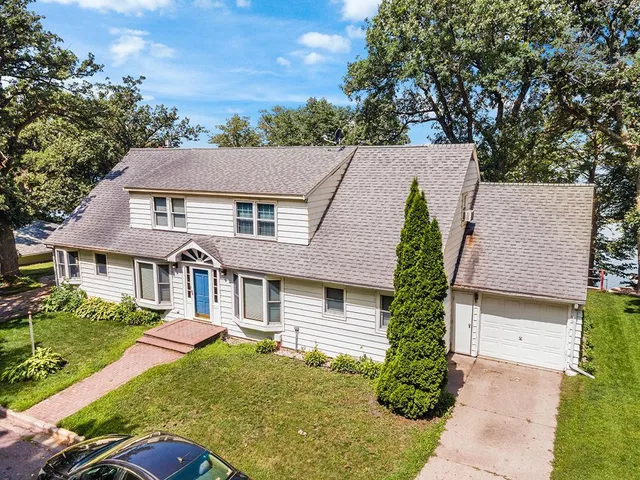 $479,975 | 1334 Oak Beach Drive, Fairmont, MN 56031