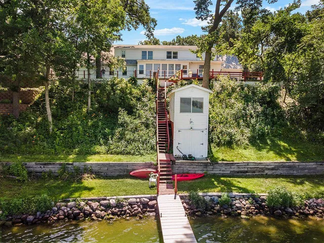 $479,975 | 1334 Oak Beach Drive, Fairmont, MN 56031