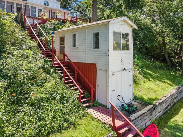 $479,975 | 1334 Oak Beach Drive, Fairmont, MN 56031