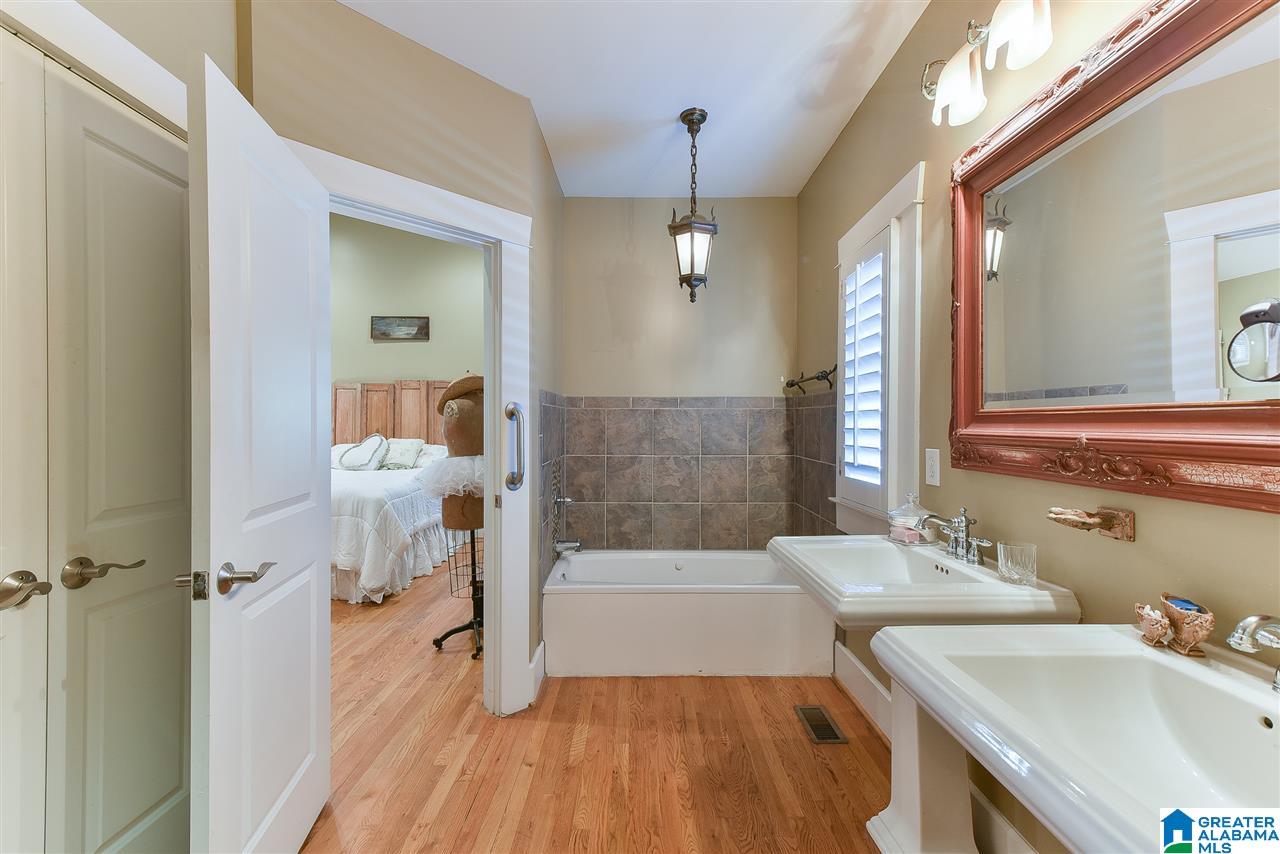 918 Irving Road Birmingham, AL 35209 - Photo 30 of 46