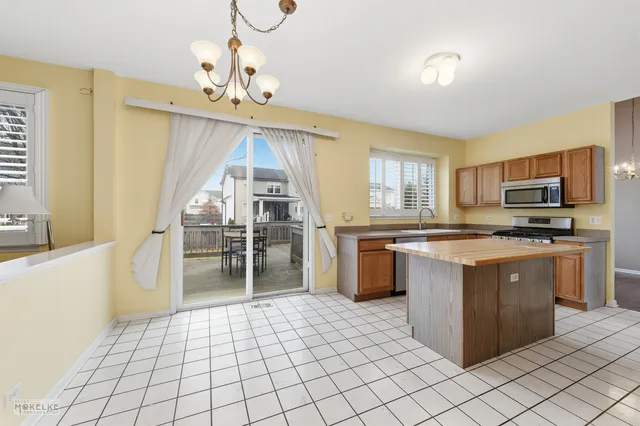 $350,000 | 109 Old Post Road, Oswego, IL 60543