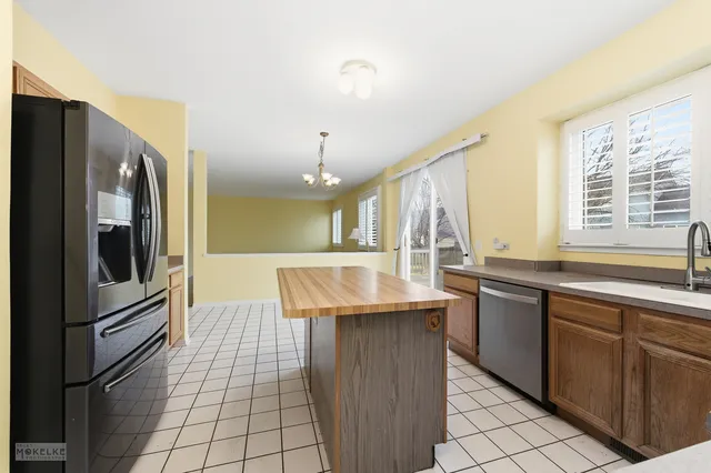 $350,000 | 109 Old Post Road, Oswego, IL 60543