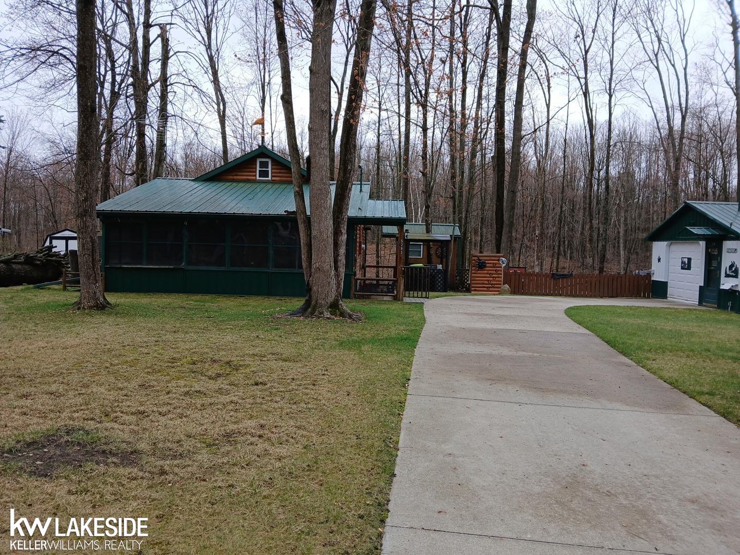 5293 Rose Street Gladwin, MI 48624 - Photo 2 of 30
