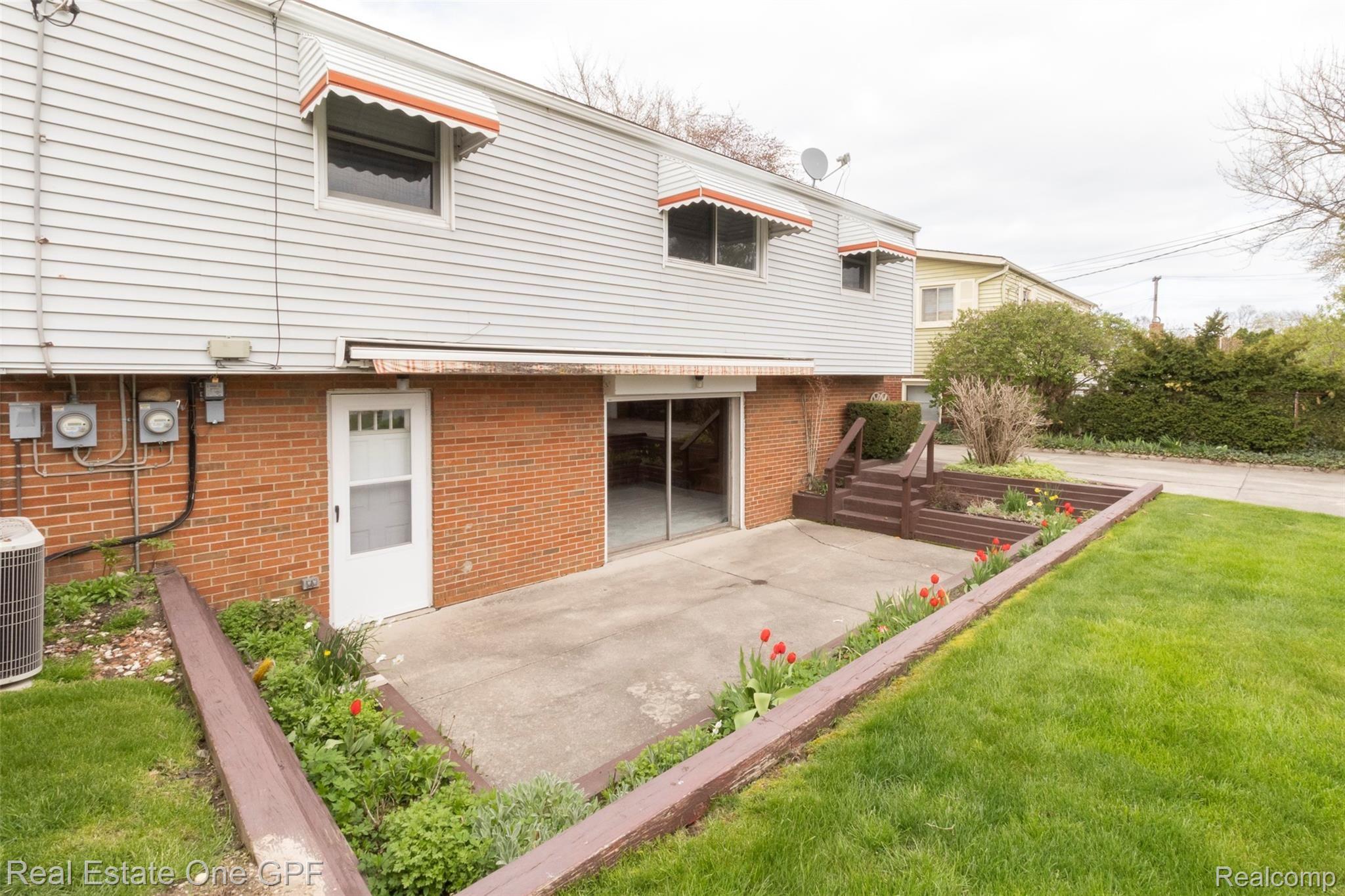 18210 Rainbow Road Fraser, MI 48026 - Photo 39 of 41 040- 18021 Rainbow Road - OnDemand Pix Photography.jpg