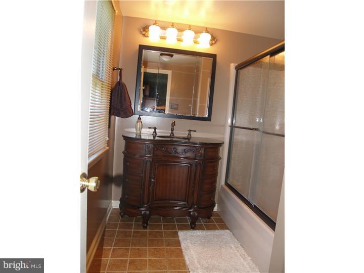 958 Barnside Road Allentown, PA 18103 - Photo 8 of 12 Gallery Image 8