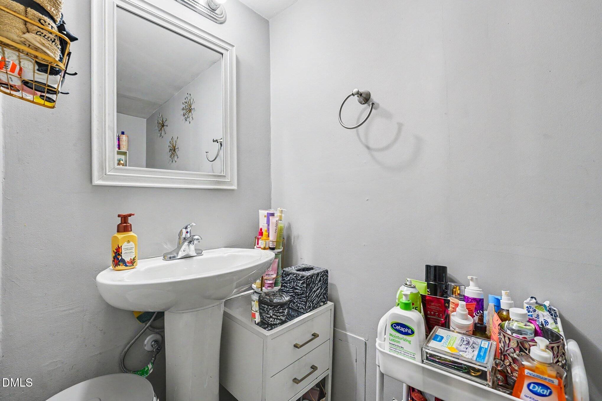 631 Pine Ridge Place Raleigh, NC 27609 - Photo 16 of 27 016_file_4654