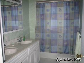 110 West Madison Street Athens, IL 62613 - Photo 6 of 9 Gallery Image 6