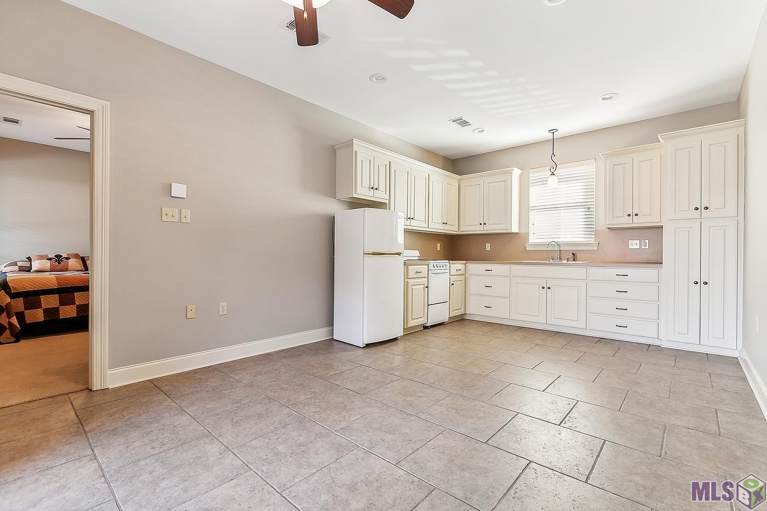 38047 Maple Ridge Drive Prairieville, LA 70769 - Photo 22 of 27 Mother in law suite