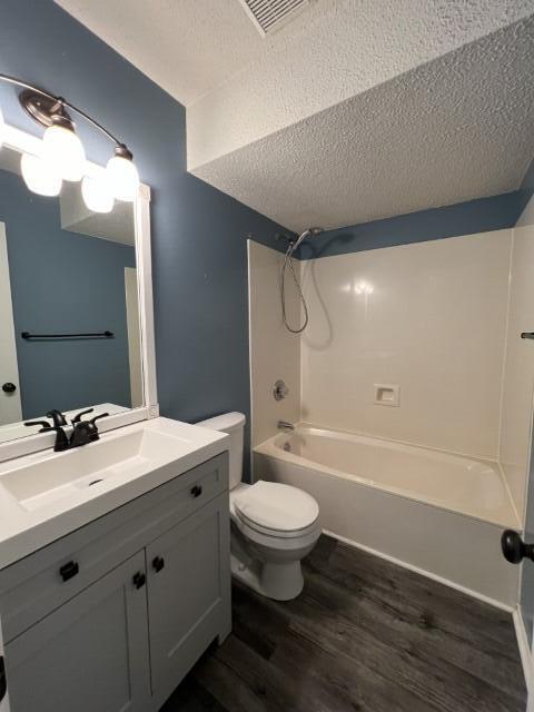 5 Neptune Drive Mary Esther, FL 32569 - Photo 15 of 32 a bathroom with a sink a toilet and a bathtub