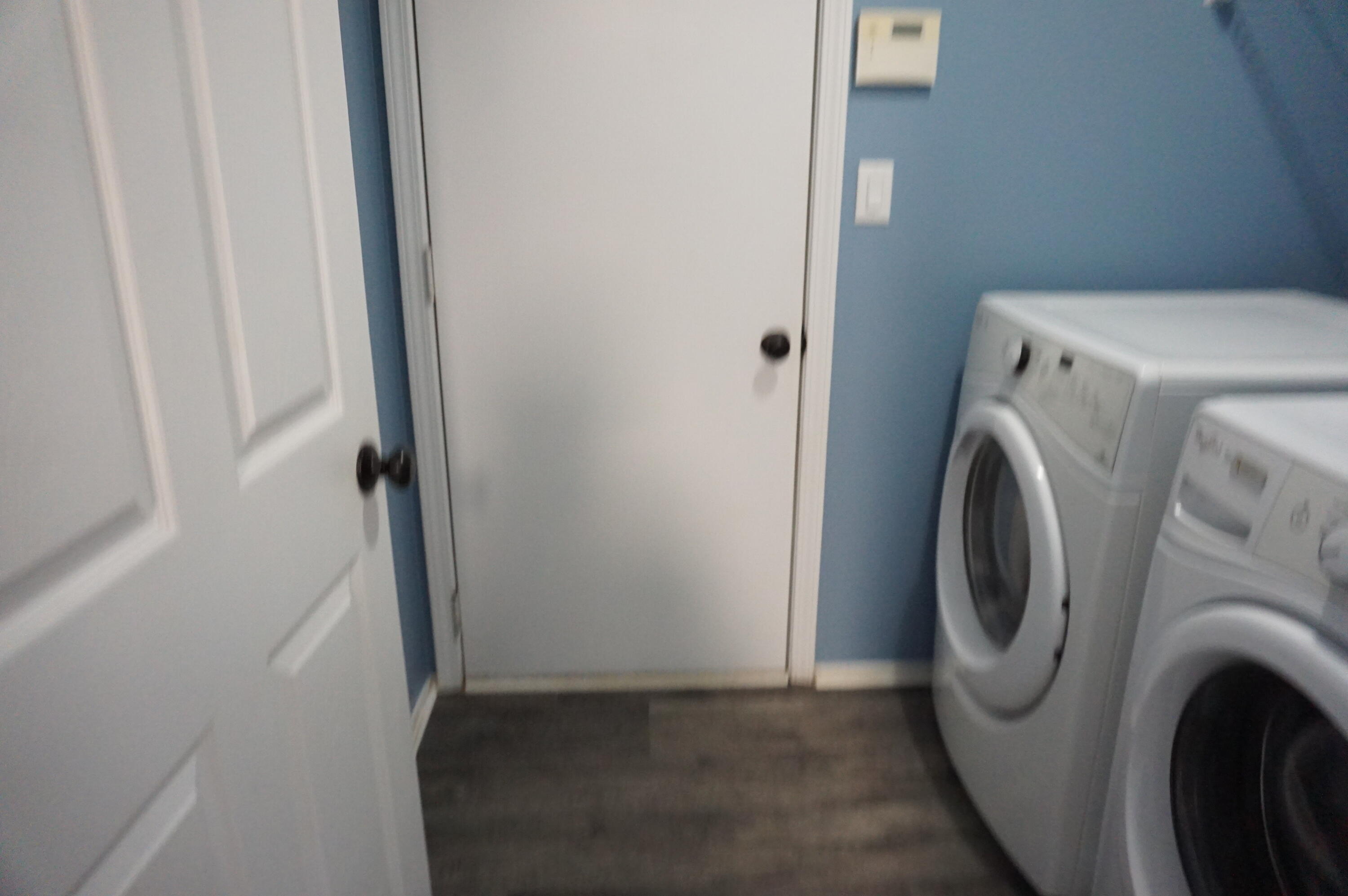 5 Neptune Drive Mary Esther, FL 32569 - Photo 18 of 32 a utility room with dryer and washer