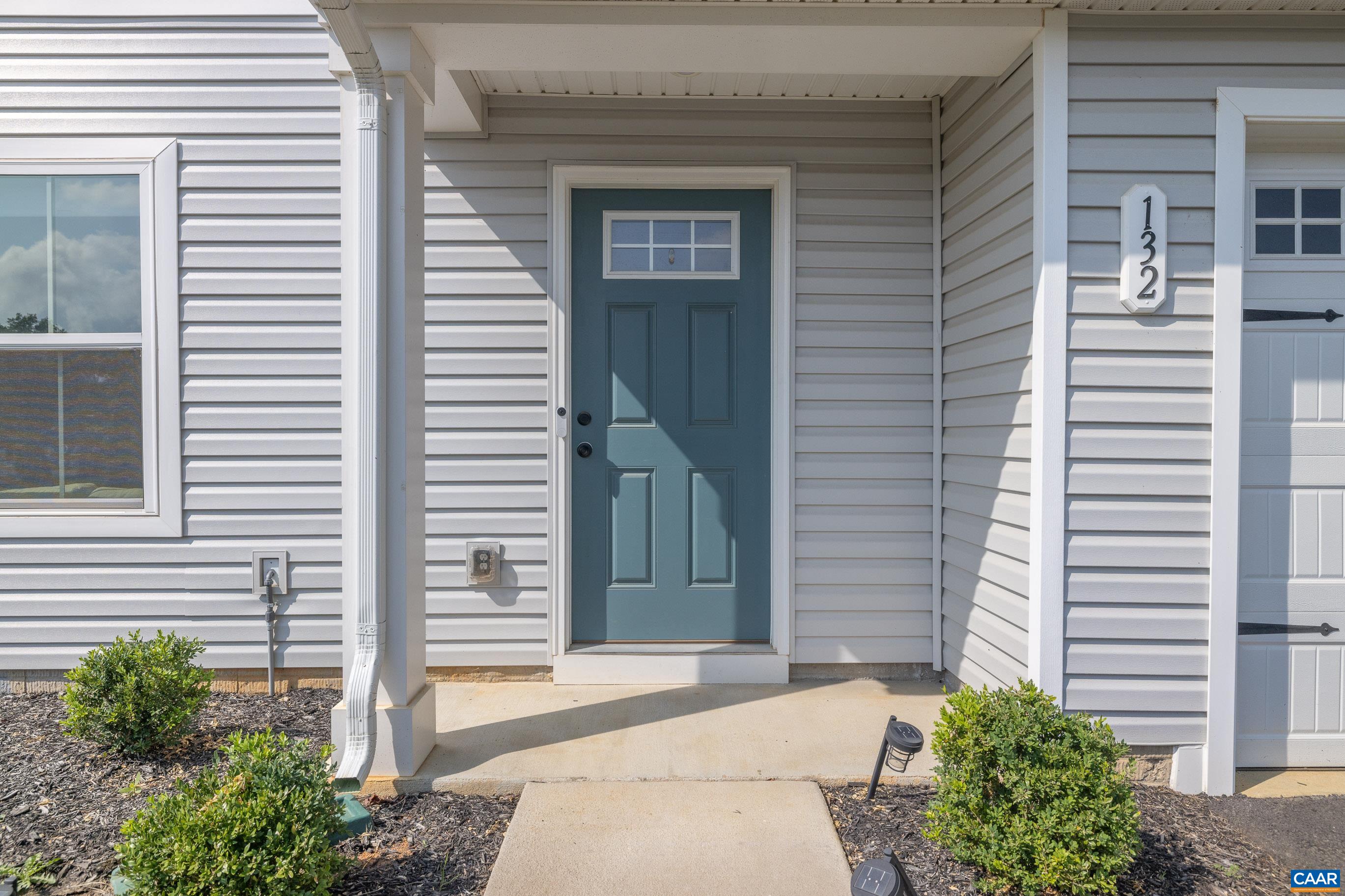 132 White Birch Road Waynesboro, VA 22980 - Photo 3 of 47 a house with a outdoor space