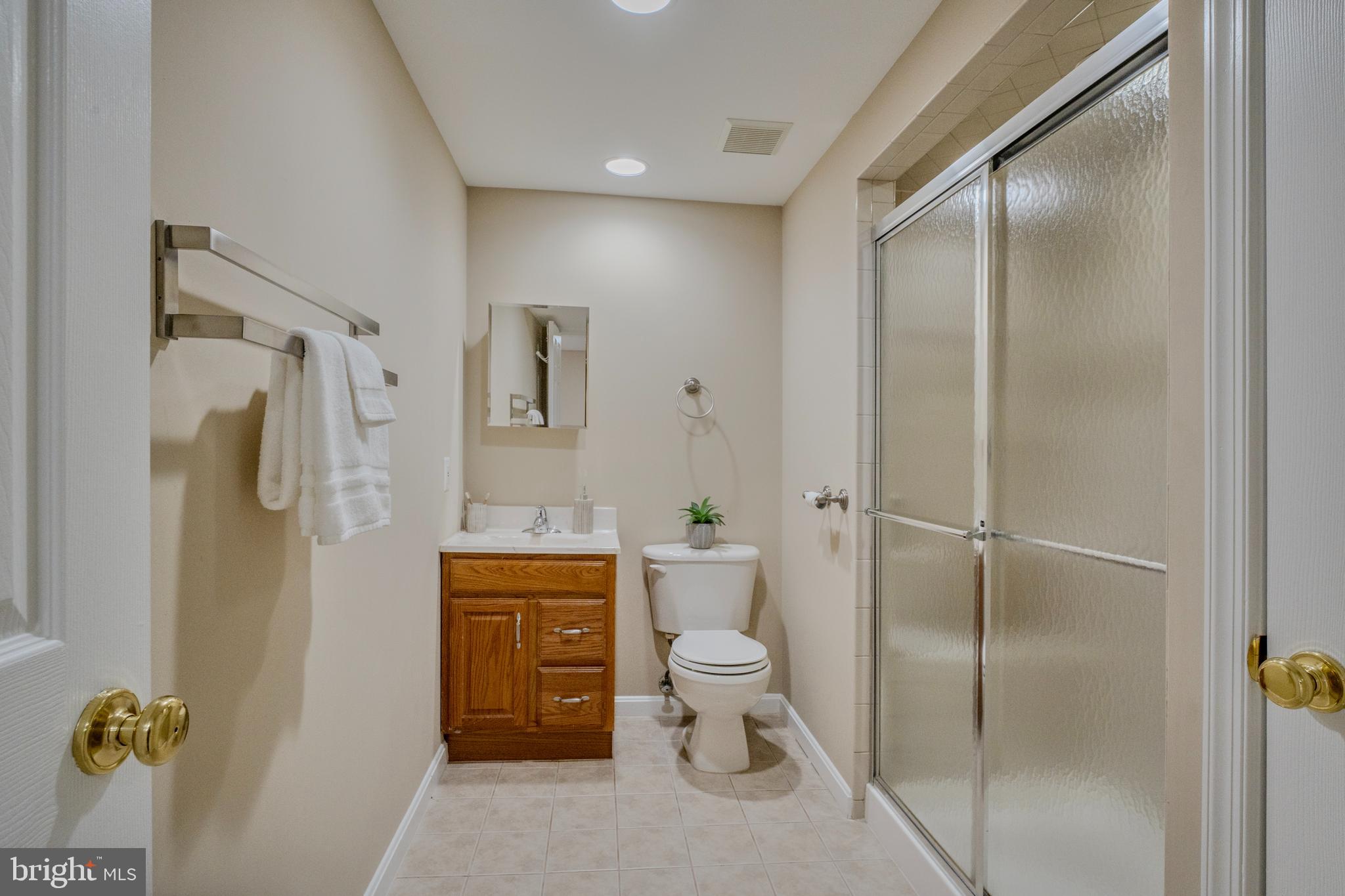 1327 Murray Downs Way Reston, VA 20194 - Photo 42 of 70 Lower-level Full Bathroom