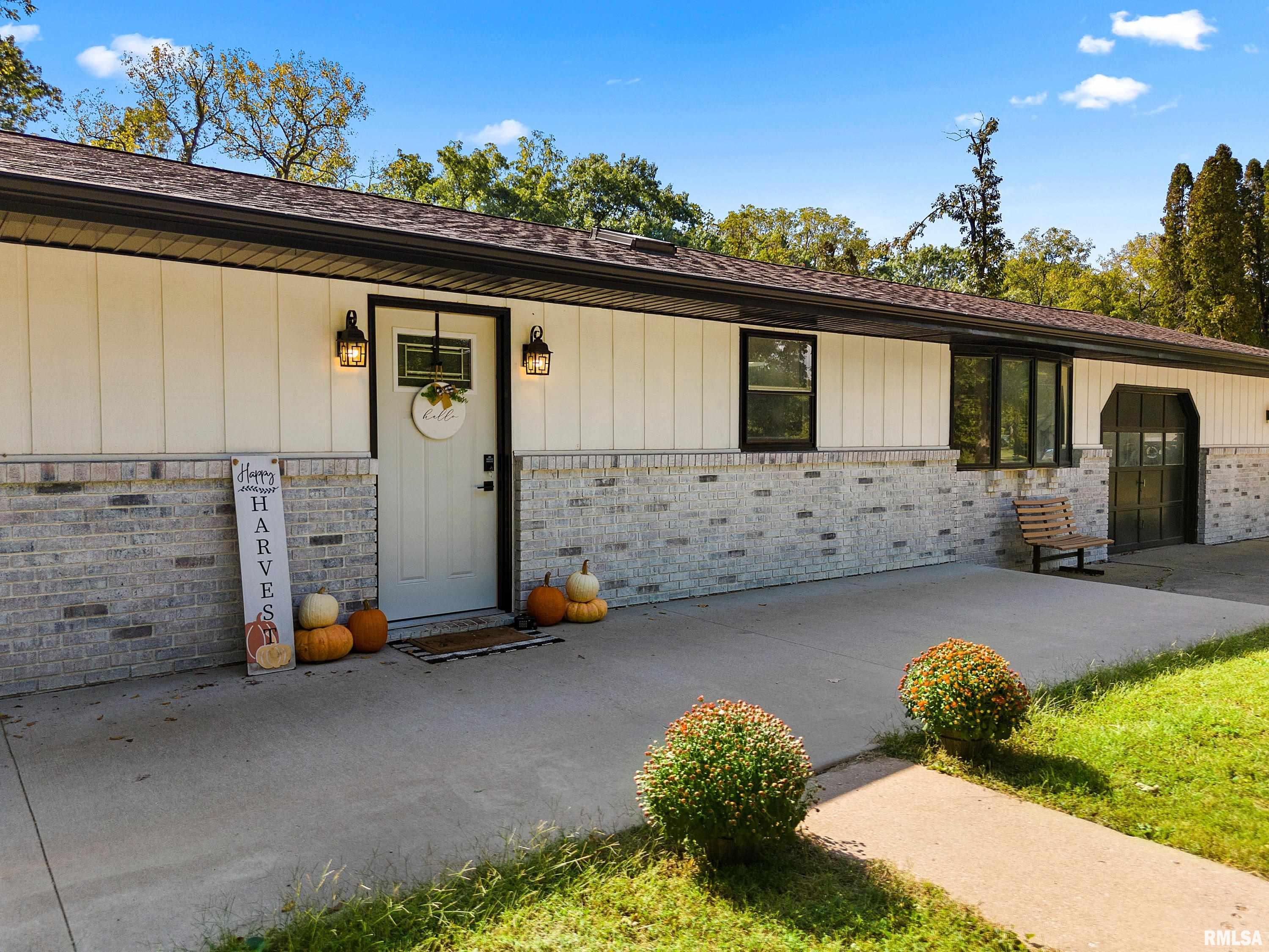 1126 East Truitt Road Chillicothe, IL 61523 - Photo 4 of 38