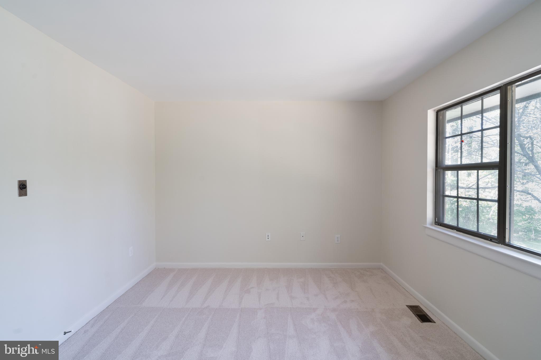 2038 Headlands Circle Reston, VA 20191 - Photo 12 of 56 Gallery Image 12