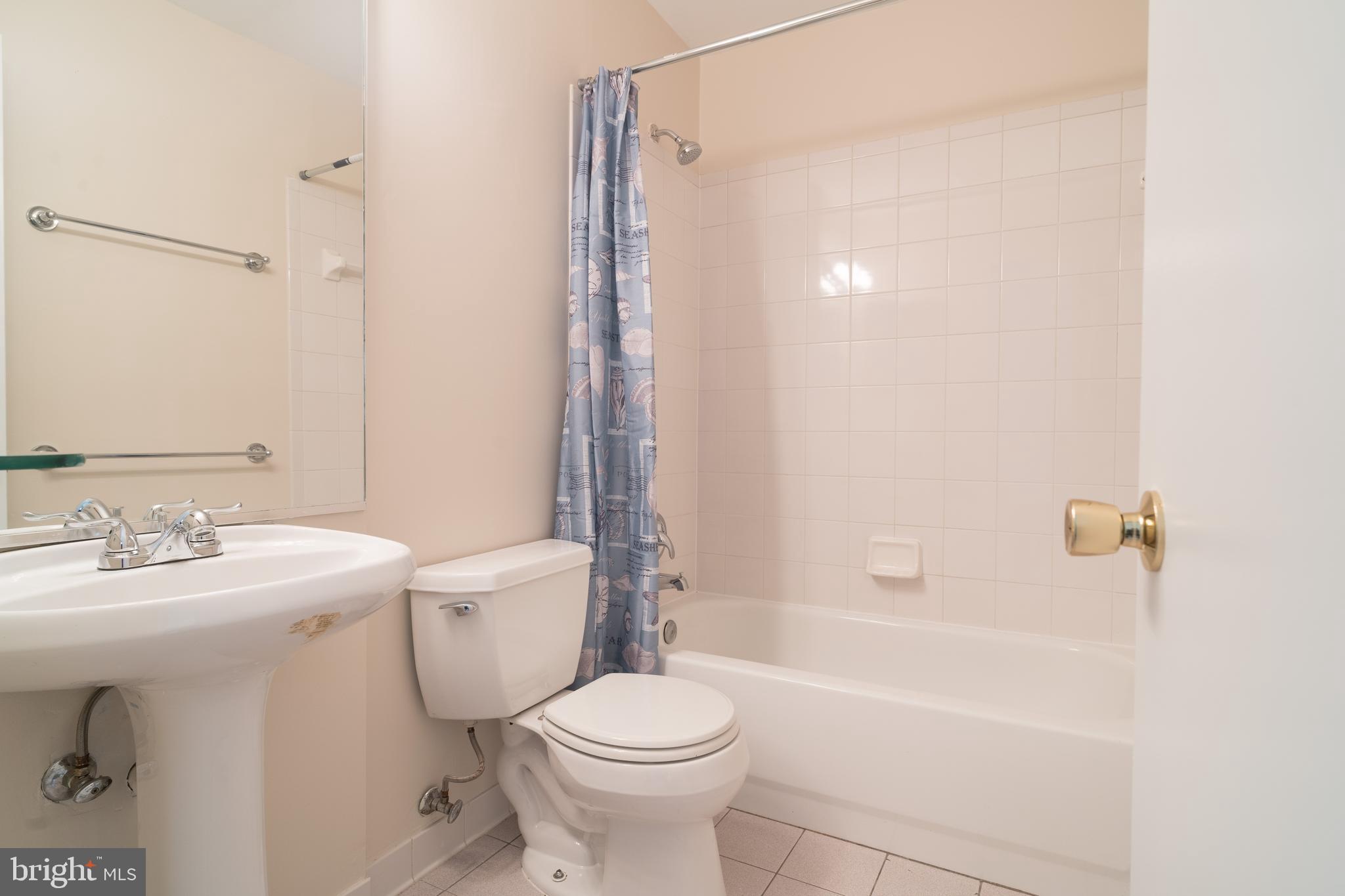 2038 Headlands Circle Reston, VA 20191 - Photo 15 of 56 Gallery Image 15