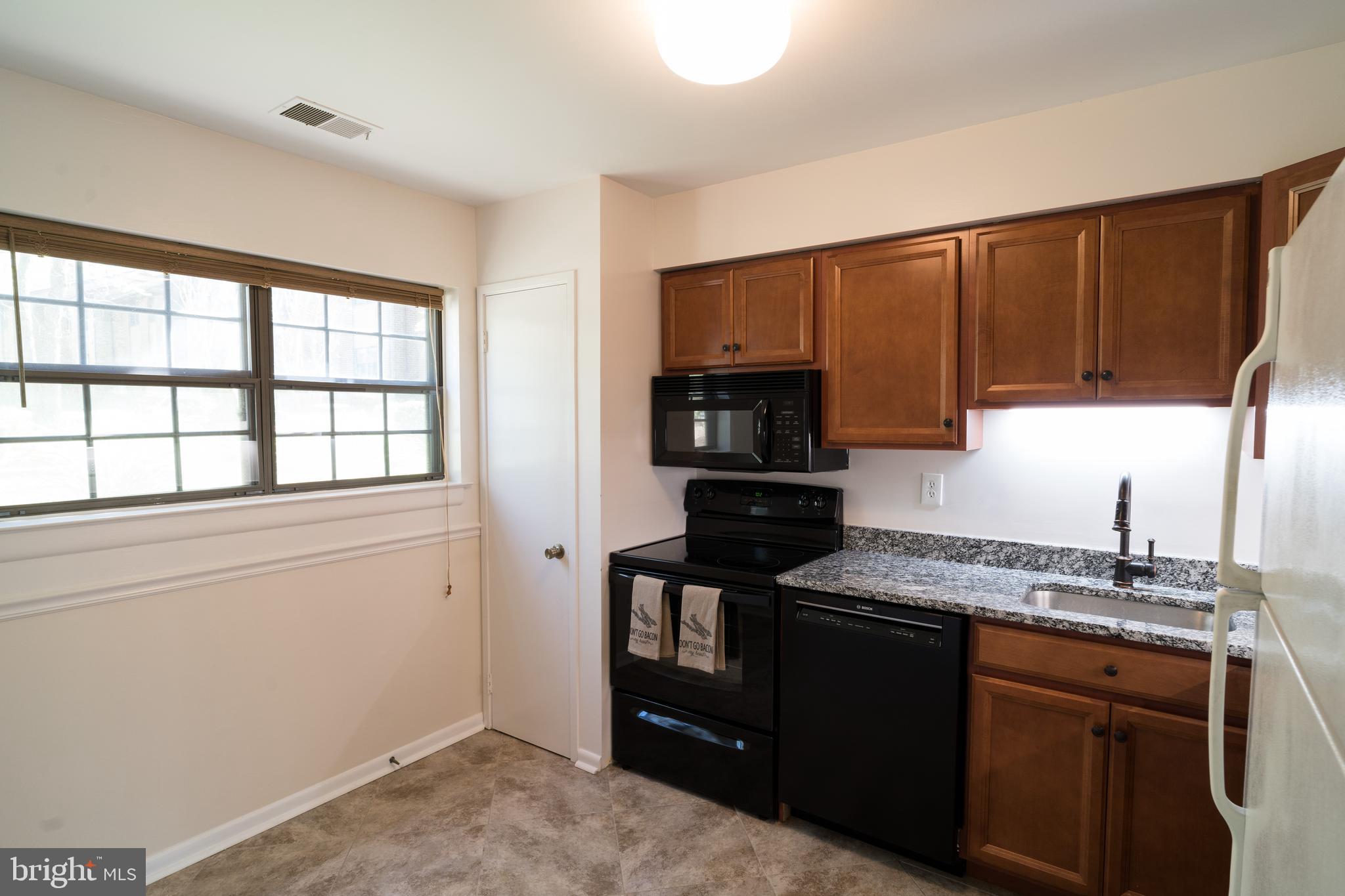 2038 Headlands Circle Reston, VA 20191 - Photo 31 of 56 Gallery Image 31