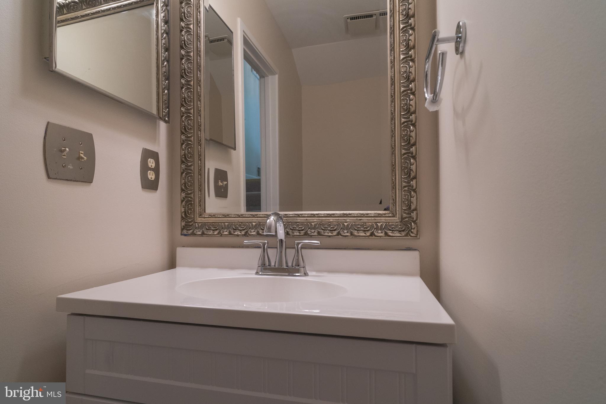 2038 Headlands Circle Reston, VA 20191 - Photo 39 of 56 Gallery Image 39