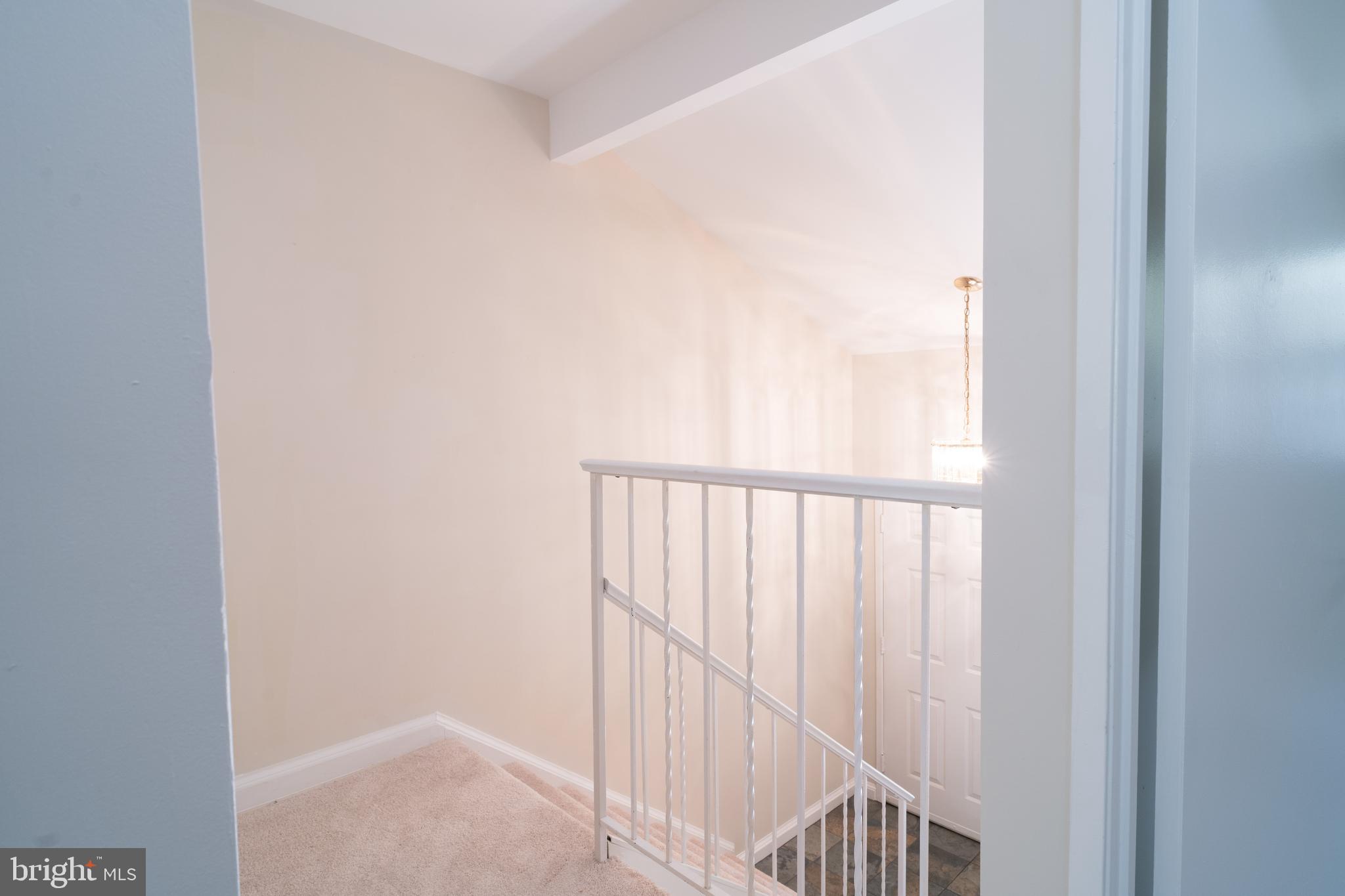 2038 Headlands Circle Reston, VA 20191 - Photo 8 of 56 Gallery Image 8